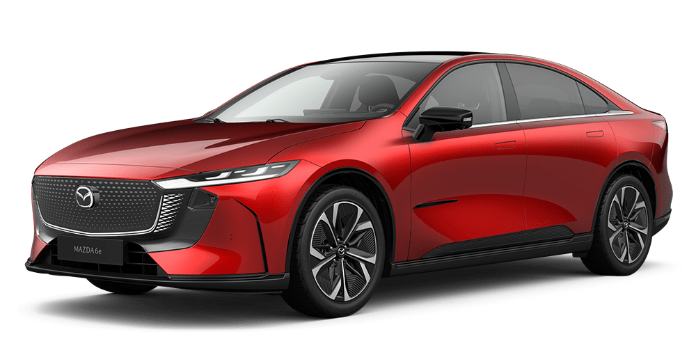 Mazda 6e roșie, văzută din față și lateral